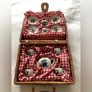 Madeline Tea Set in Wicker Basket